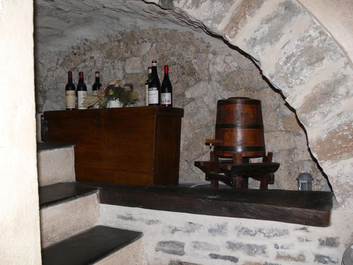 Bed and Breakfast Il Cappellaio Matto Montalto Ligure Экстерьер фото