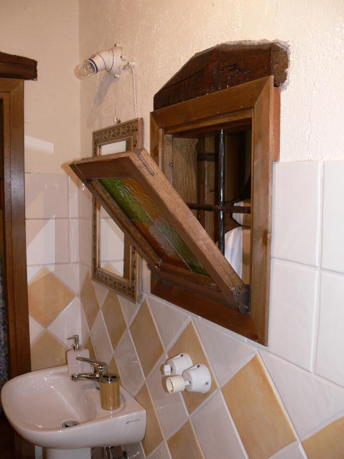 Bed and Breakfast Il Cappellaio Matto Montalto Ligure Экстерьер фото