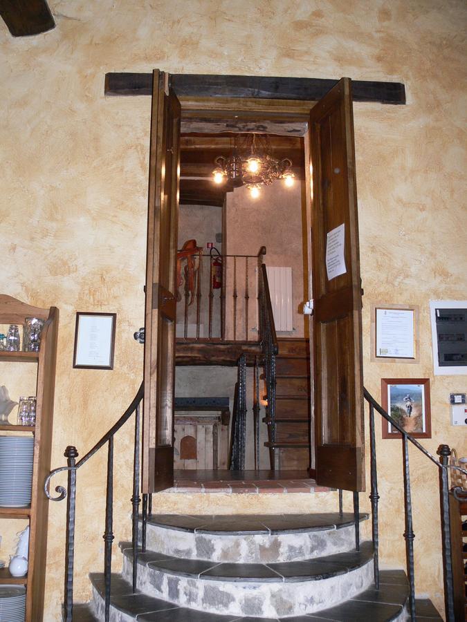 Bed and Breakfast Il Cappellaio Matto Montalto Ligure Экстерьер фото