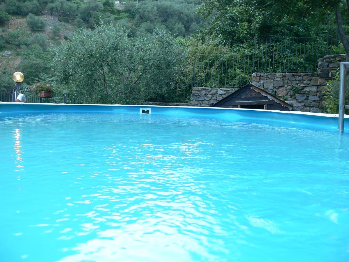 Bed and Breakfast Il Cappellaio Matto Montalto Ligure Экстерьер фото