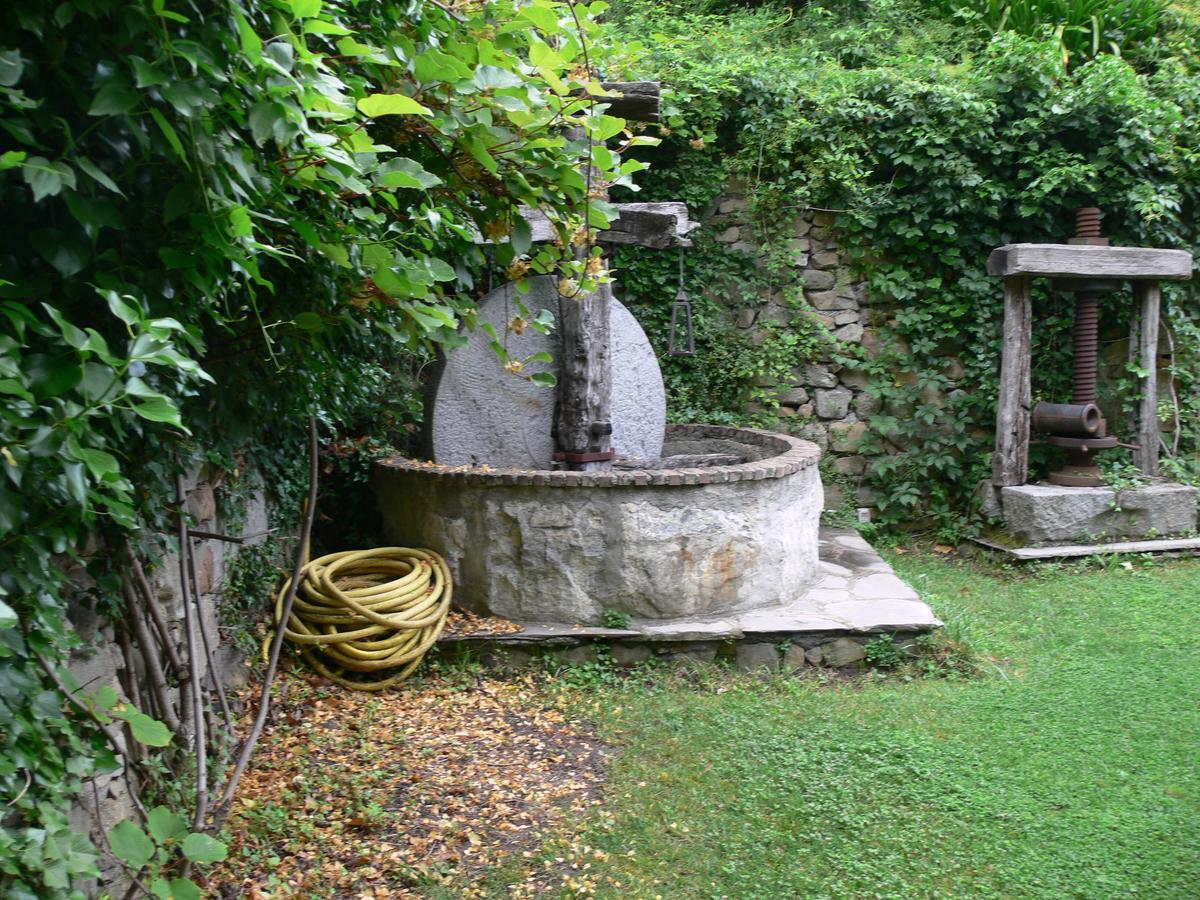 Bed and Breakfast Il Cappellaio Matto Montalto Ligure Экстерьер фото