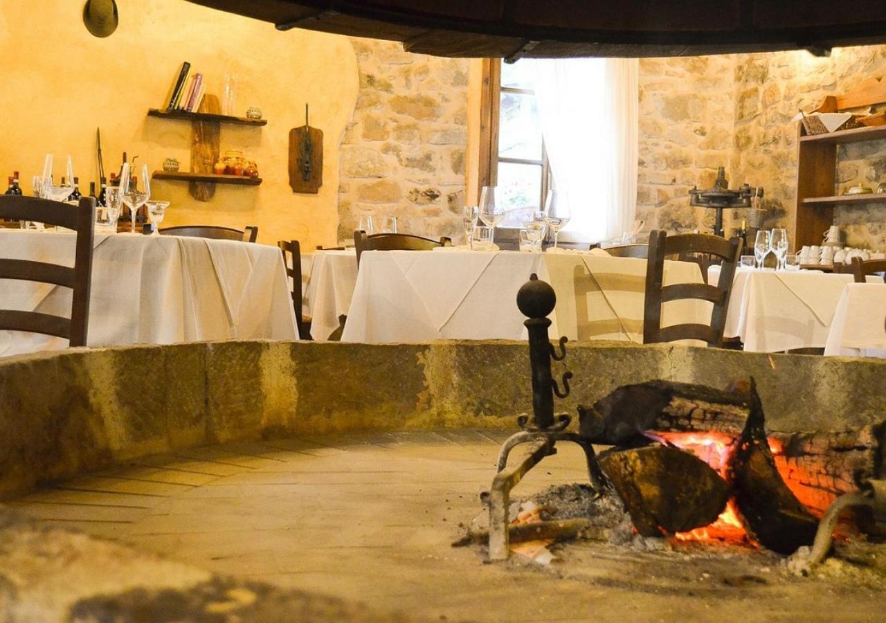 Bed and Breakfast Il Cappellaio Matto Montalto Ligure Экстерьер фото