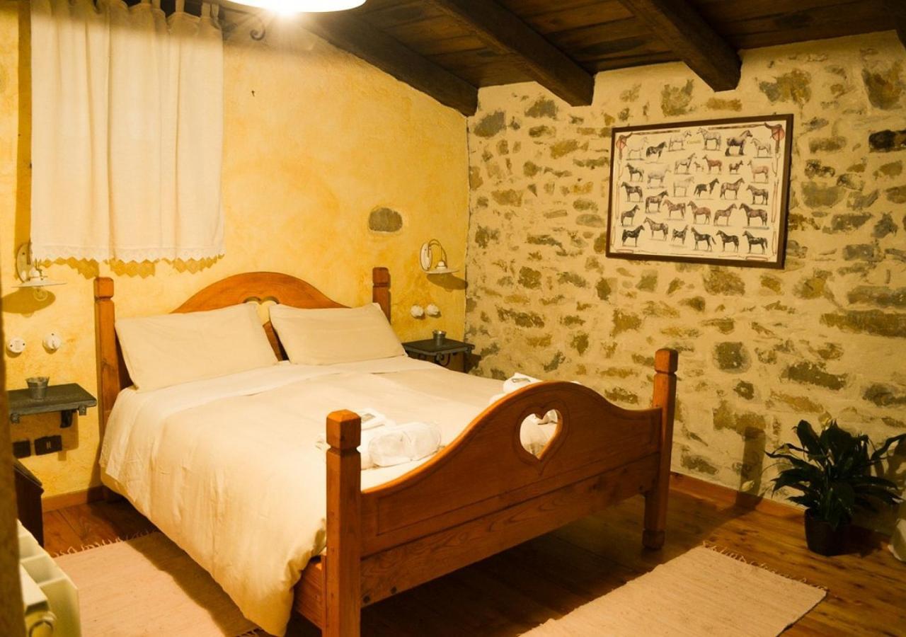 Bed and Breakfast Il Cappellaio Matto Montalto Ligure Экстерьер фото