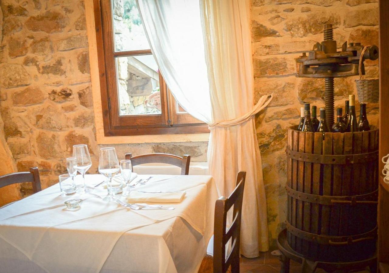 Bed and Breakfast Il Cappellaio Matto Montalto Ligure Экстерьер фото