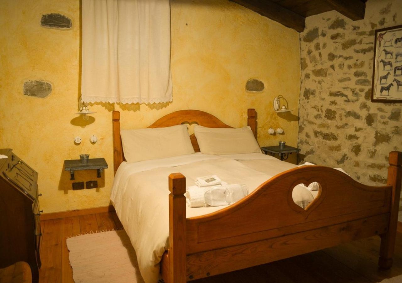 Bed and Breakfast Il Cappellaio Matto Montalto Ligure Экстерьер фото