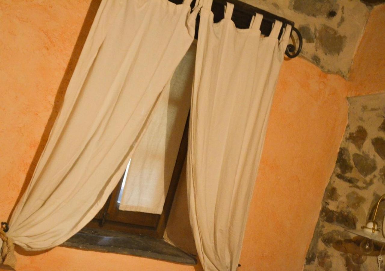 Bed and Breakfast Il Cappellaio Matto Montalto Ligure Экстерьер фото
