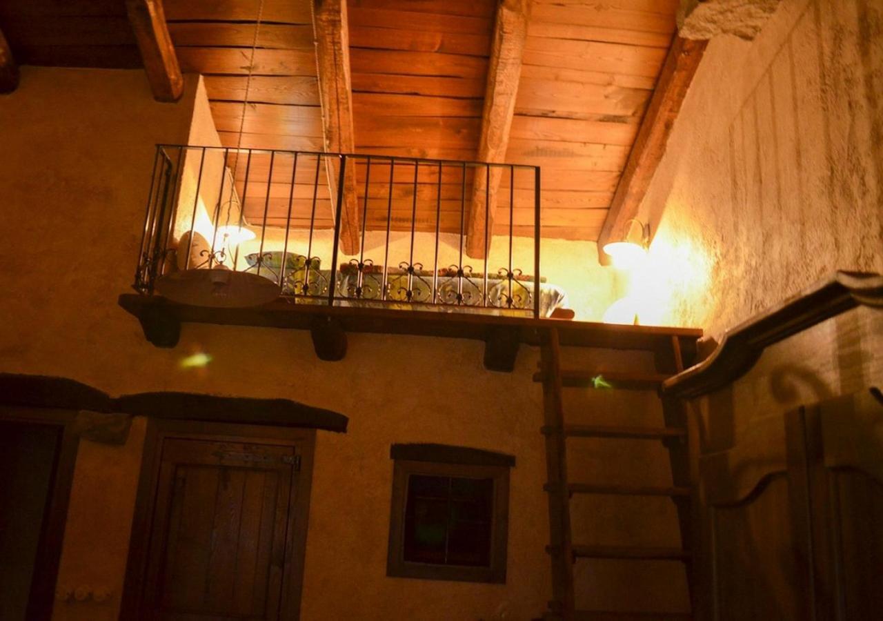 Bed and Breakfast Il Cappellaio Matto Montalto Ligure Экстерьер фото