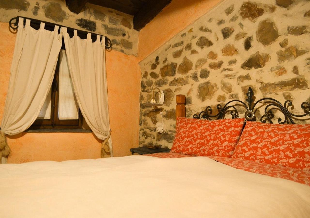 Bed and Breakfast Il Cappellaio Matto Montalto Ligure Экстерьер фото