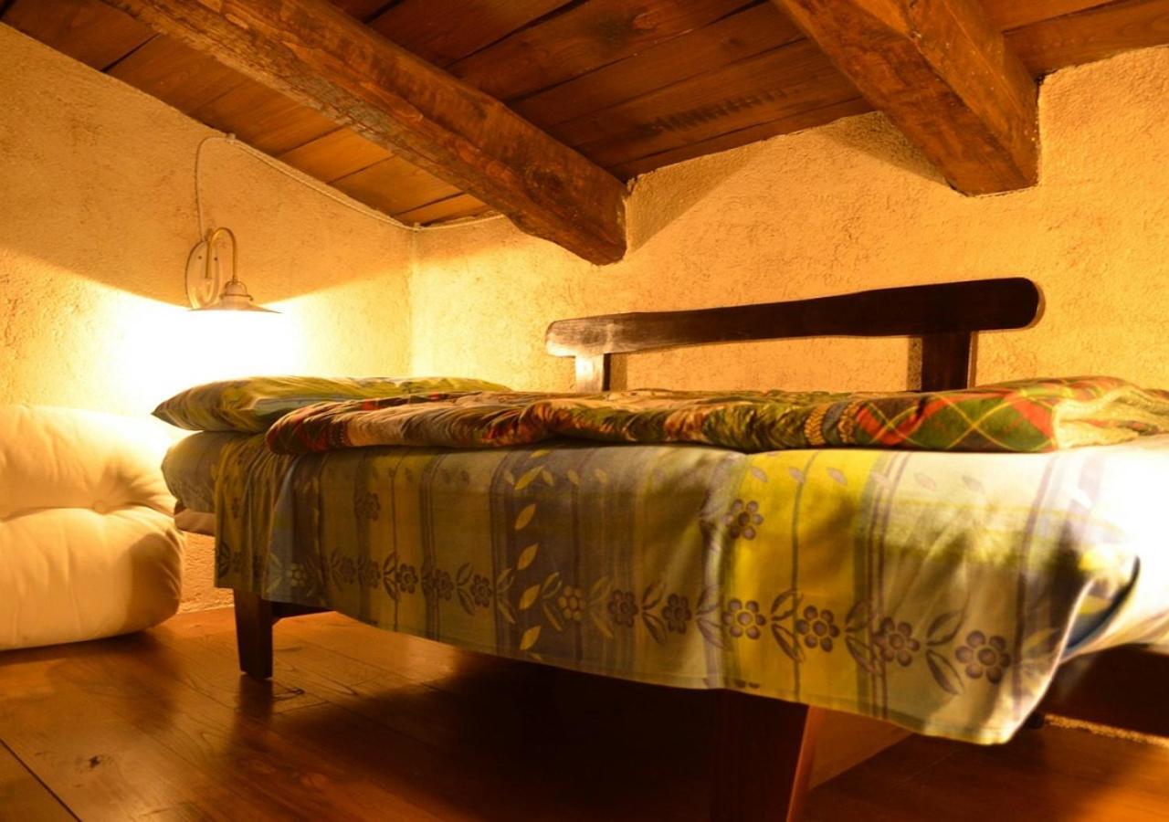 Bed and Breakfast Il Cappellaio Matto Montalto Ligure Экстерьер фото