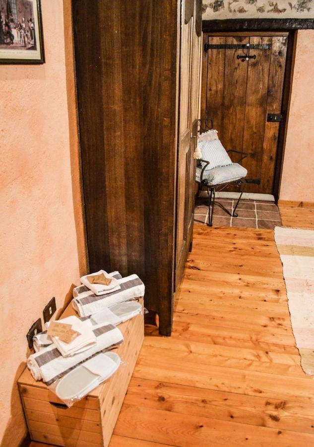Bed and Breakfast Il Cappellaio Matto Montalto Ligure Экстерьер фото